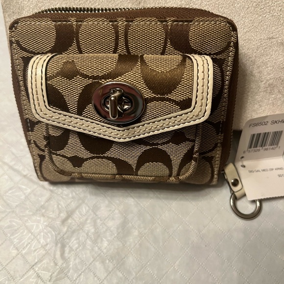 Coach Medium Zip around Wallet with Turn Lock front Vintage RARE Y2K NWT - Picture 3 of 12